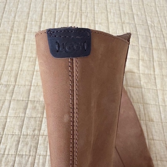Ugg tall boot - Picture 1 of 3